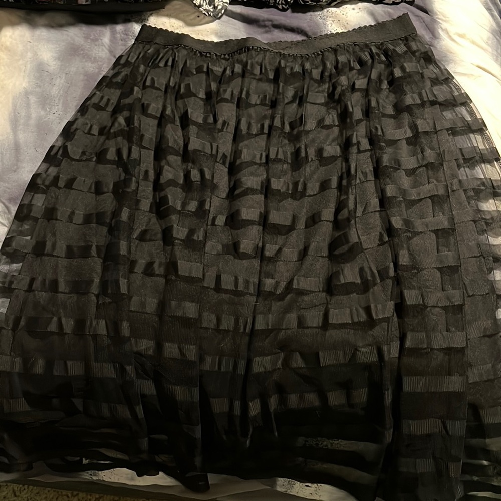 Stripped black skirt XL